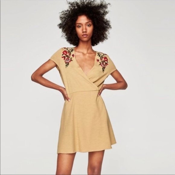 Zara Dresses & Skirts - Zara Floral Embroidered Cotton Short Sleeve Dress